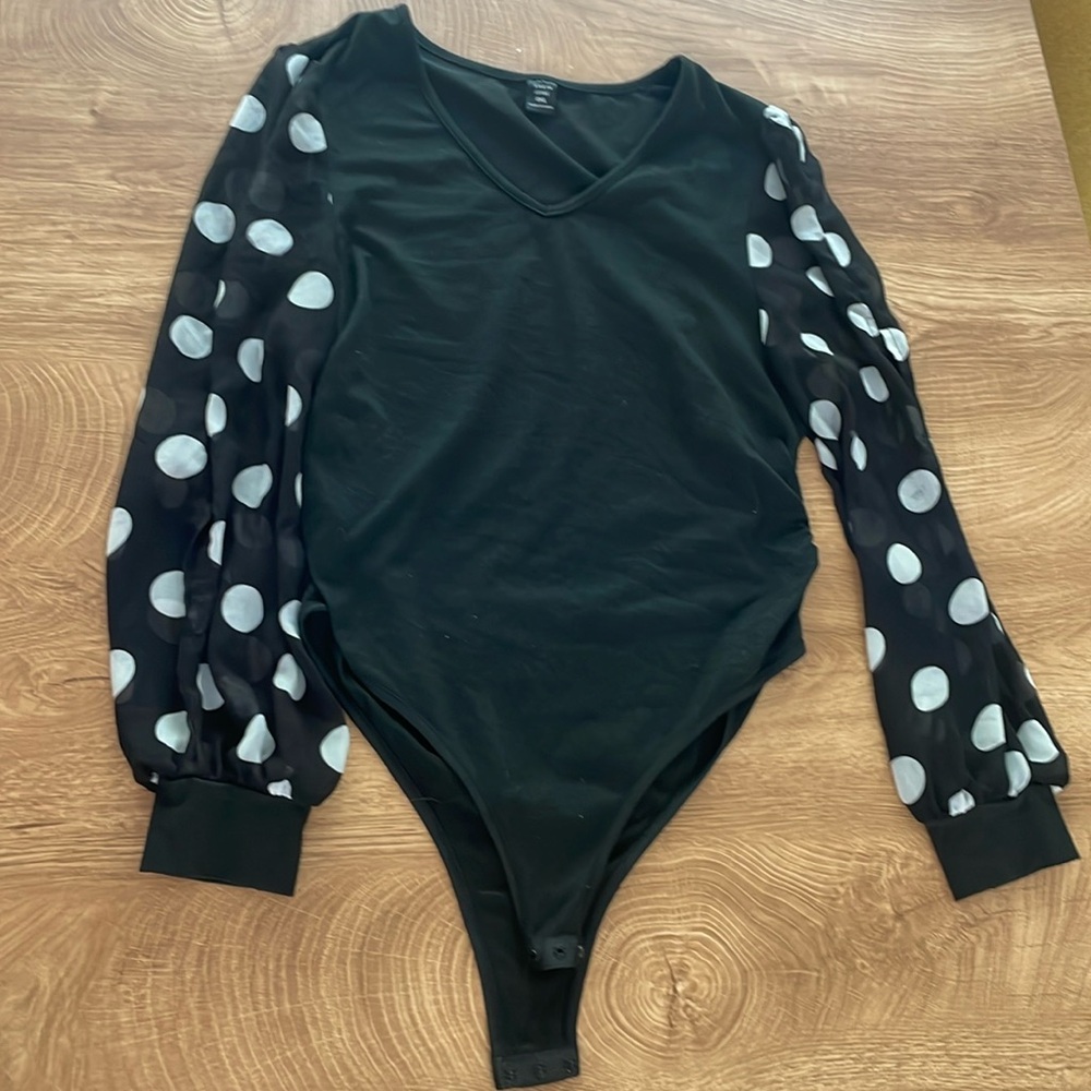 Open sleeve polka dot bodysuit